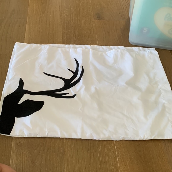Standard Pillow Cases - Deer - Picture 3 of 3